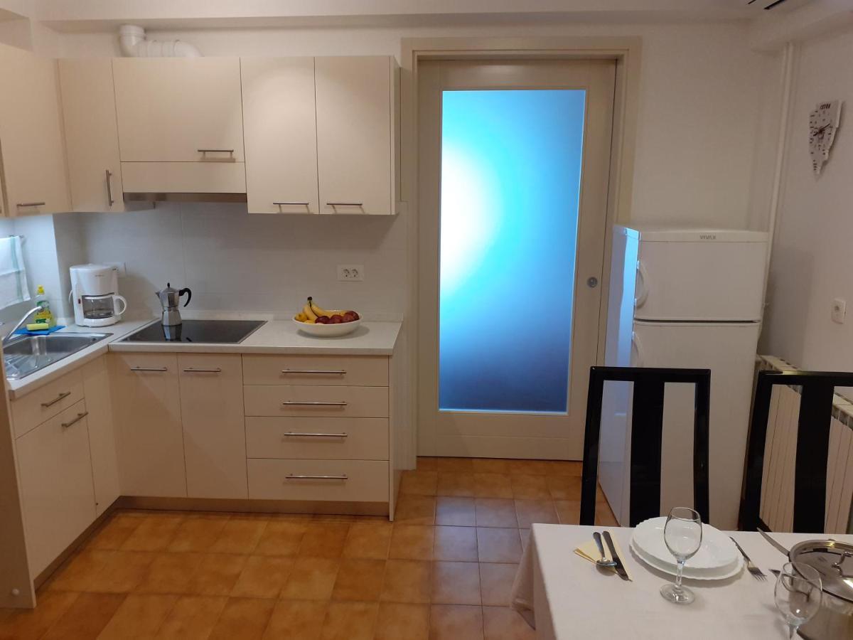 Appartamento App Milka Porec Esterno foto