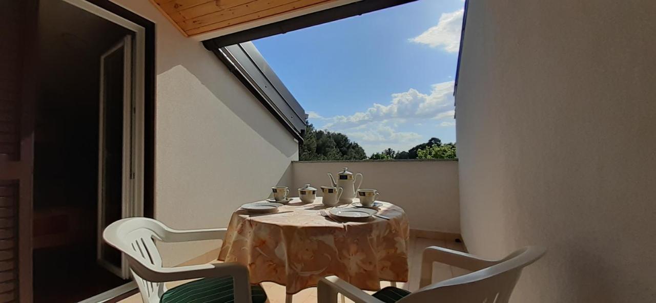 Appartamento App Milka Porec Esterno foto